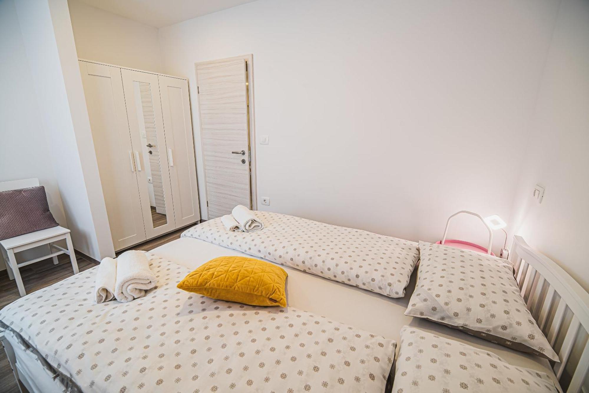 Gotar Apartment With Garden Kobarid Esterno foto